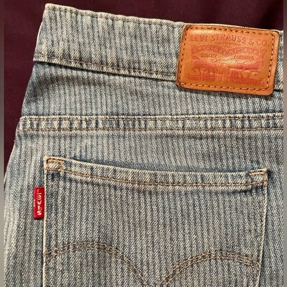 Levi’s 711 Skinny Pin-Striped Jeans - Picture 3 of 5